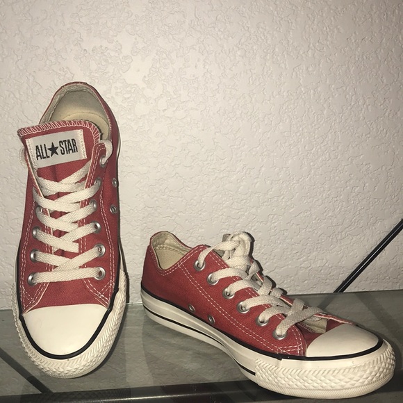 Converse - Picture 1 of 4
